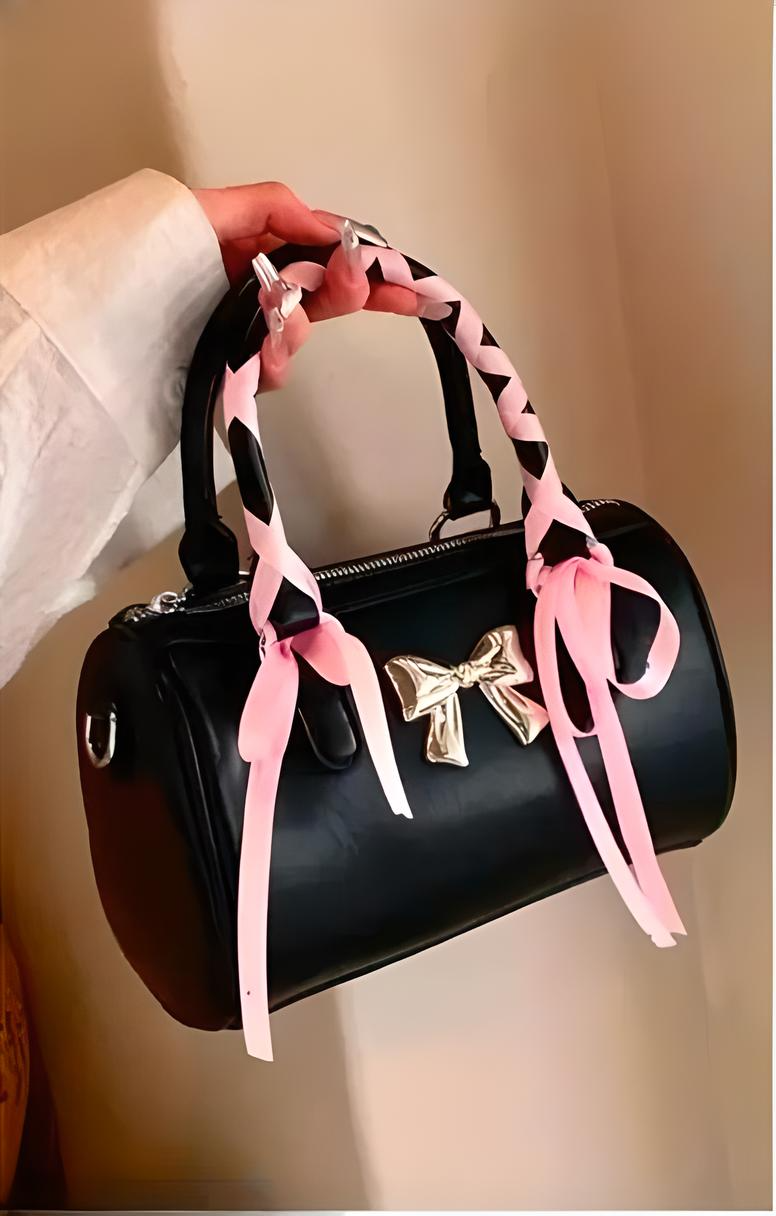 π€ Elegant Black Barrel Handbag with Ribbon & Gold Bow Charm π